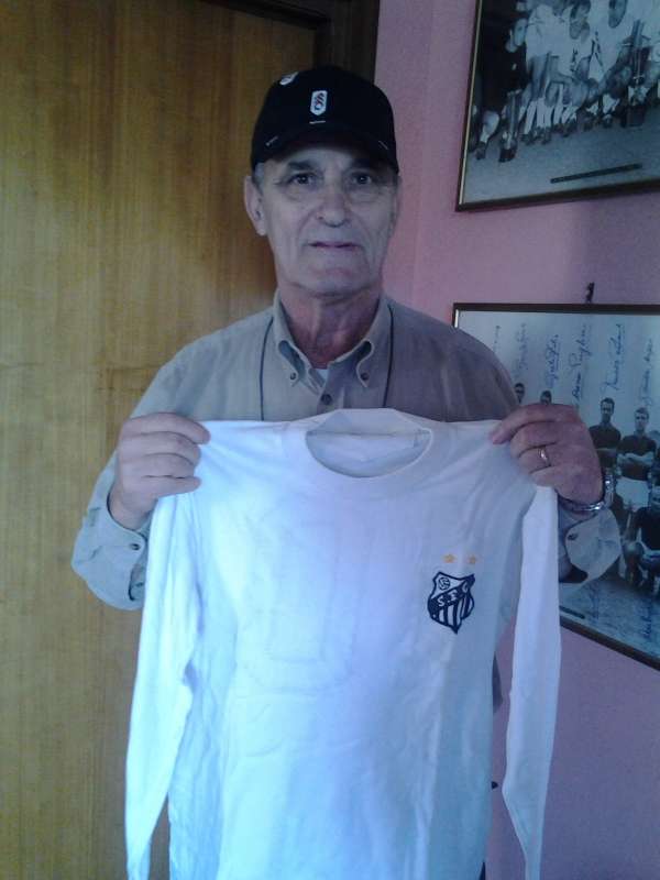 alberto ginulfi con la maglia di pele 1