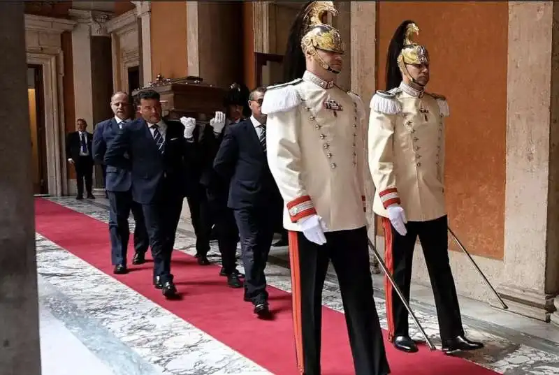 arrivo a palazzo madama del feretro di giorgio napolitano 