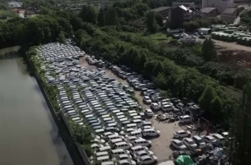 auto elettriche abbandonate in cina 7