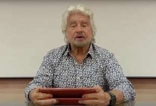 BEPPE GRILLO PARLA IN CINESE 2