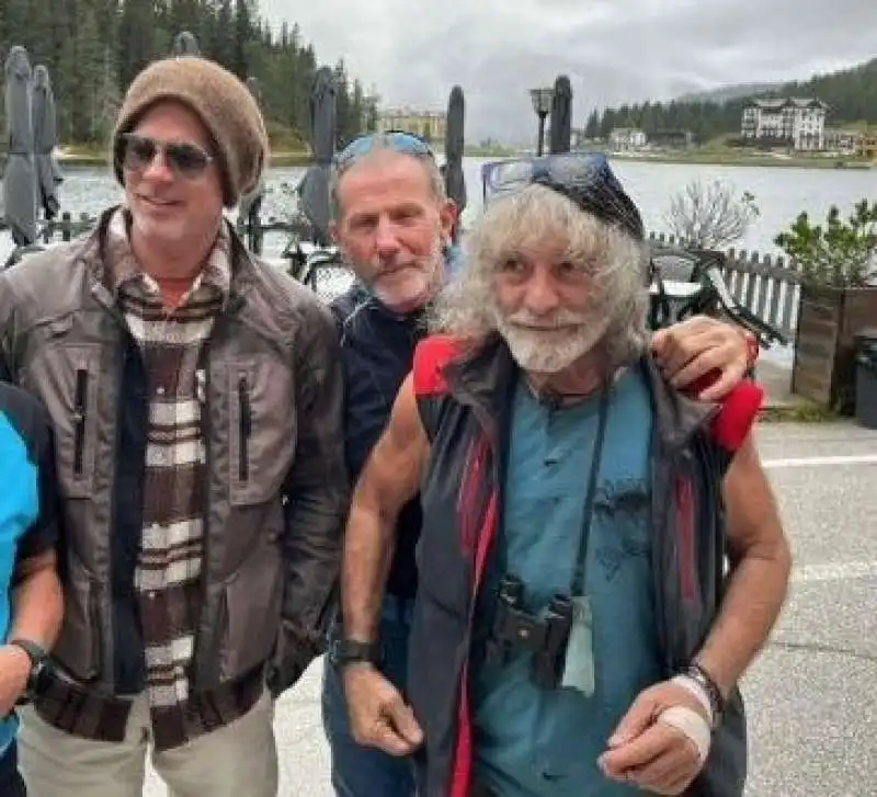 brad pitt e mauro corona al lago di misurina

