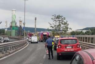 cadavere trovato appeso al guardrail a trieste 9