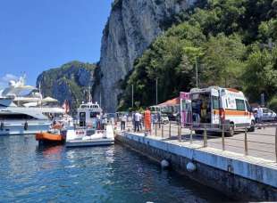 capri ricerche uomo morto in mare