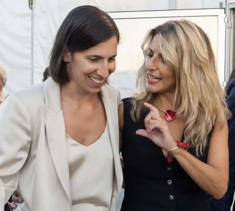 ELLY SCHLEIN CON YOLANDA DIAZ ALLA FESTA DELL UNITA DI RAVENNA