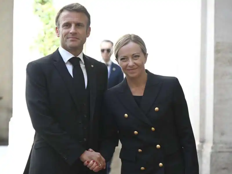 emmanuel macron giorgia meloni       