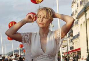 emmanuelle beart 2