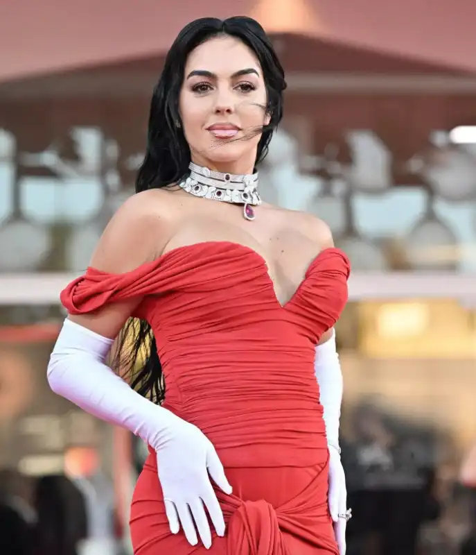 georgina rodriguez 33