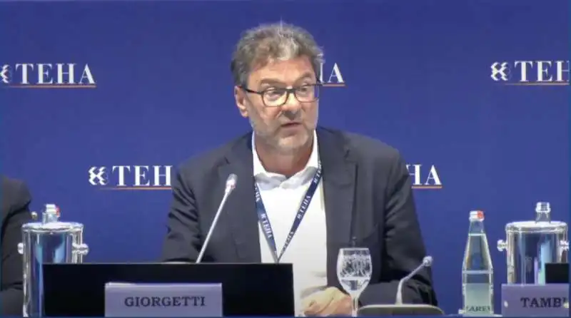 giancarlo giorgetti   forum ambrosetti di cernobbio  