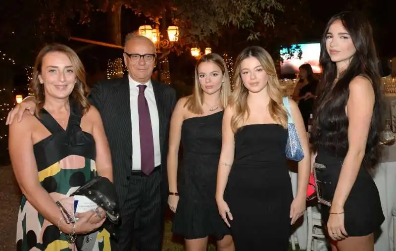 gianfranco rotondi la moglie maria grazia e le figlie federica daria e mariangela  foto di bacco