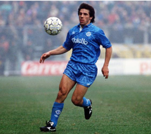 gianfranco zola con la maglia del napoli