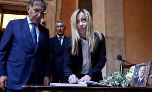 giorgia meloni alla camera ardente di giorgi napolitano