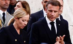 giorgia meloni e emmanuel macron a roma dopo i funerali di giorgio napolitano