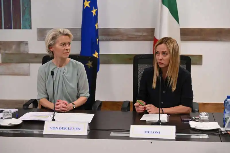 giorgia meloni ursula von der leyen a lampedusa 1