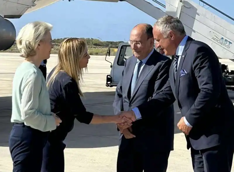 GIORGIA MELONI URSULA VON DER LEYEN A LAMPEDUSA