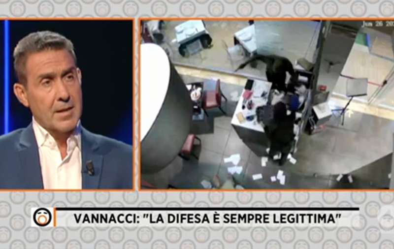 il generale roberto vannacci a fuori dal coro