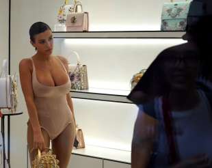 kanye west e bianca censori a firenze 7