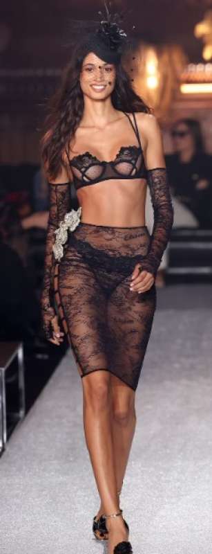 la lingerie di etam sfila a parigi 9