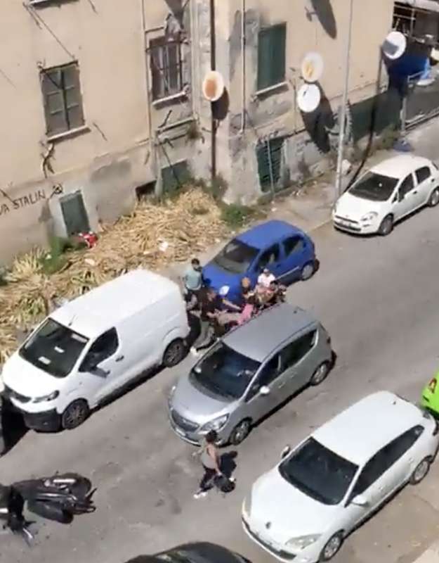 ladro linciato al quarticciolo a roma 16