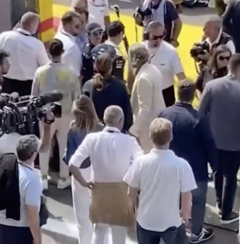 lapo elkann non viene fatto passare all autodromo di monza 2