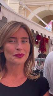 maria elena boschi alla fiera del peperoncino di rieti 1