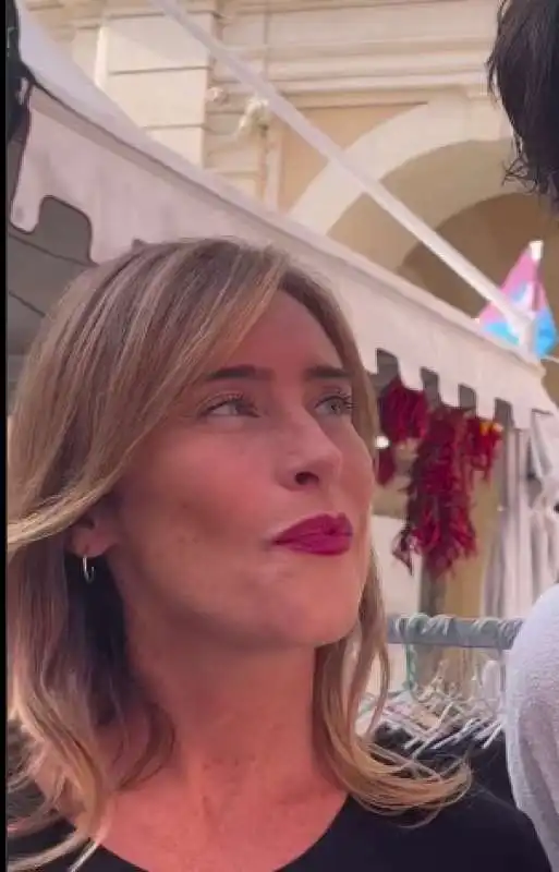 maria elena boschi alla fiera del peperoncino di rieti 3