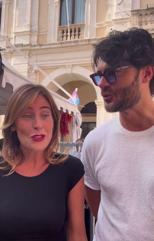 maria elena boschi e giulio berruti alla fiera del peperoncino di rieti 2