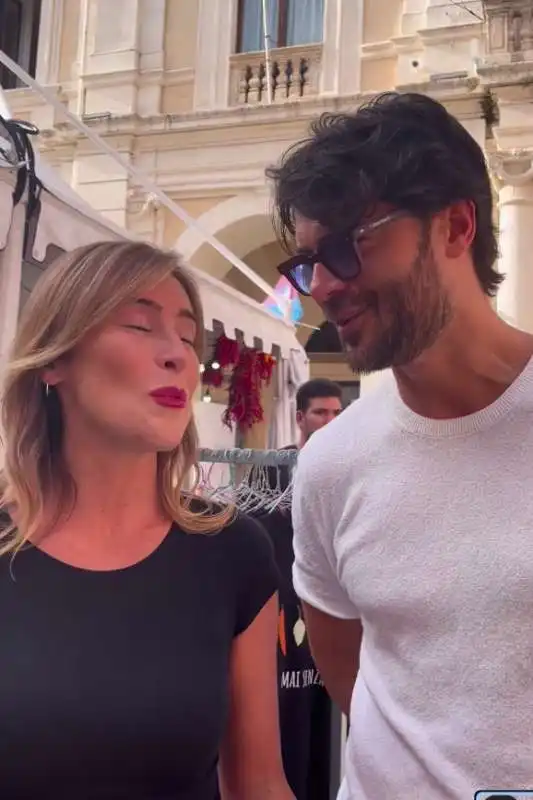 maria elena boschi e giulio berruti alla fiera del peperoncino di rieti 5