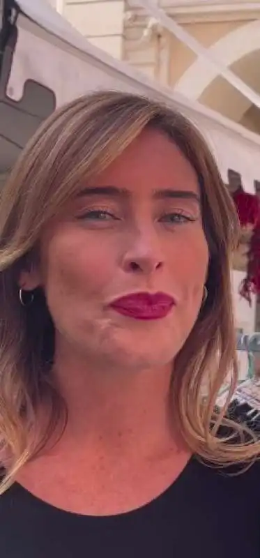 maria elena boschi e giulio berruti alla fiera del peperoncino di rieti 9