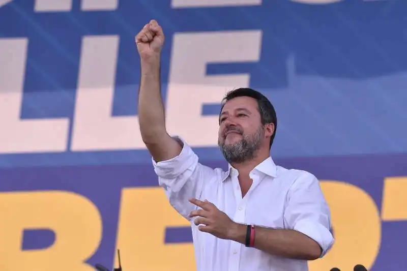 matteo salvini a pontida