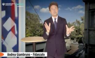 maurizio crozza imita andrea giambruno 4