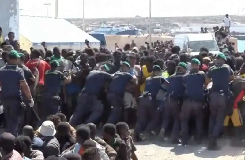 migranti a lampedusa   5