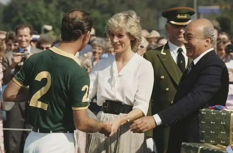 mohamed al fayed con carlo e diana a una gara di polo nel 1988