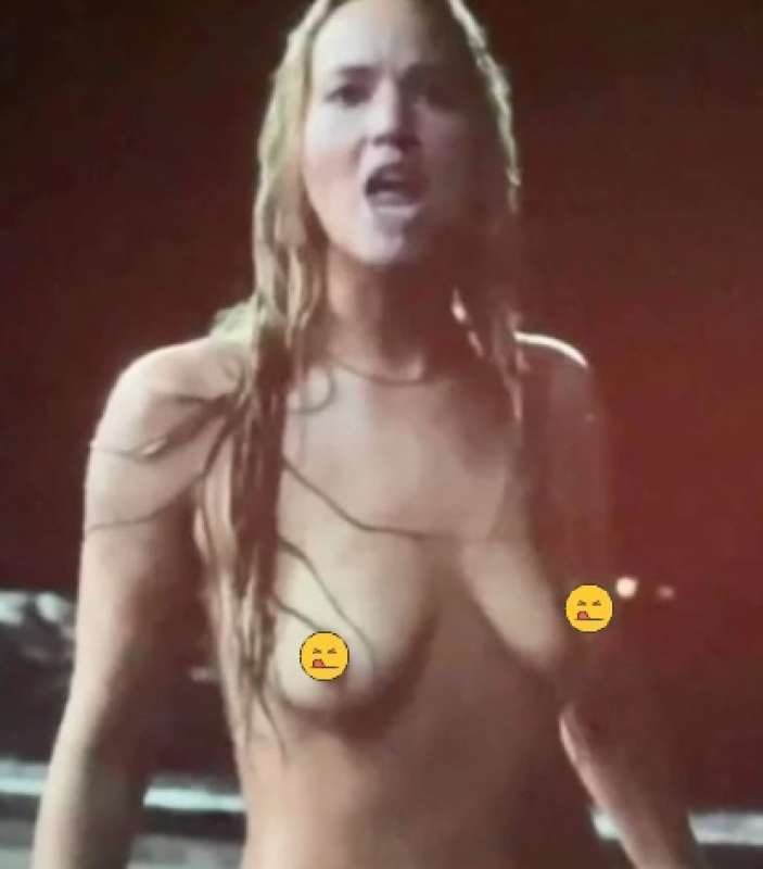 nudo di jennifer lawrence in fidanzata in affitto 2