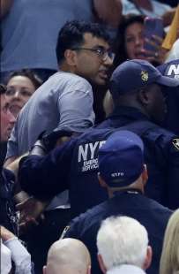 proteste degli ambientalisti alla semifinale degli us open.