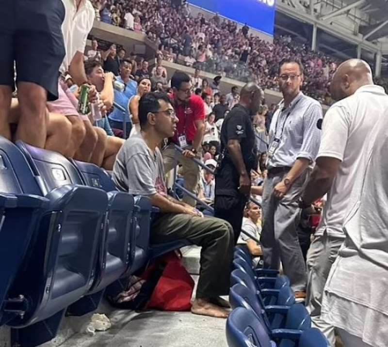 proteste degli ambientalisti alla semifinale degli us open.