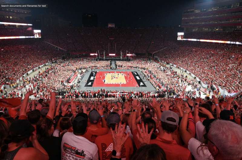 record di spettatori per un evento di sport femminile in nebraska