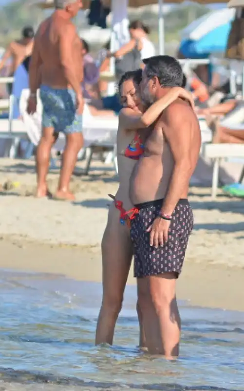 salvini e francesca verdini in spiaggia 18