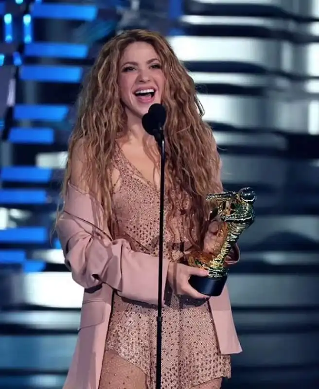 shakira agli mtv vma 1