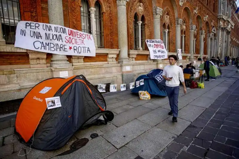 studenti protestano contro il caro affitti a milano   63