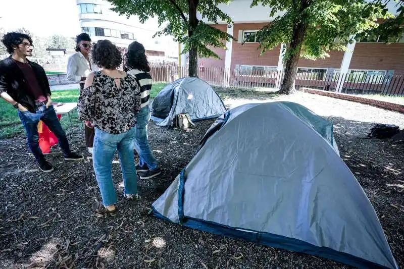 studenti protestano contro il caro affitti a torino   64