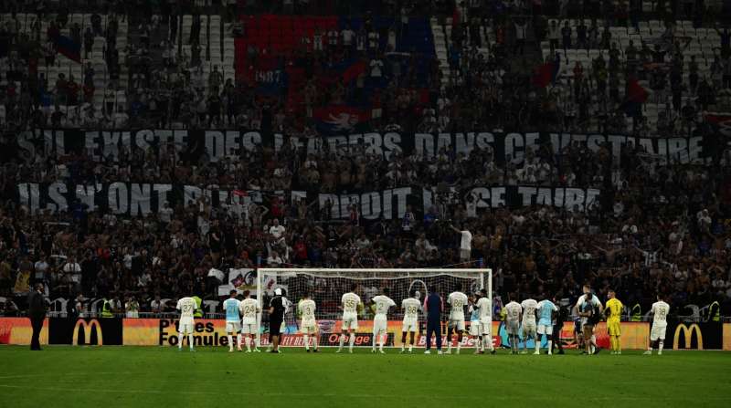 ultras lione contro i calciatori