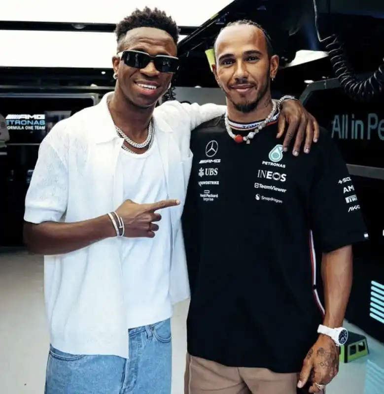 vinicius junior e lewis hamilton al gran premio di monza