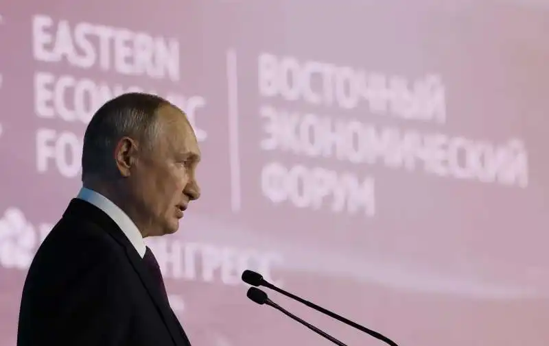 vladimir putin al forum economico orientale   4