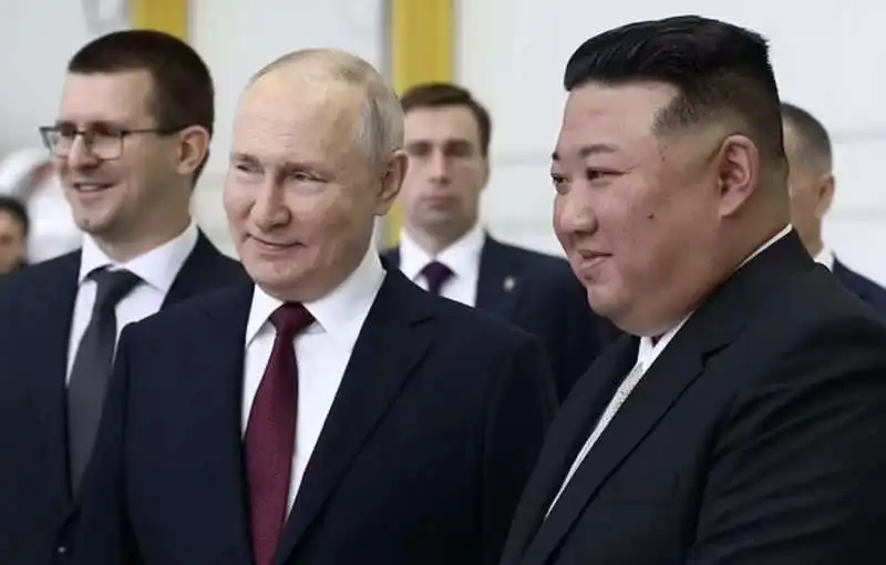 VLADIMIR PUTIN E KIM JONG-UN IN RUSSIA