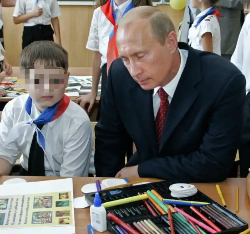 vladimir putin in una scuola 