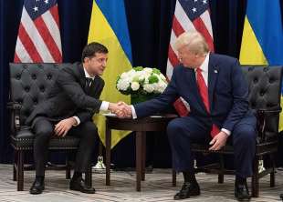 Volodymyr Zelensky e Donald Trump alla Casa Bianca