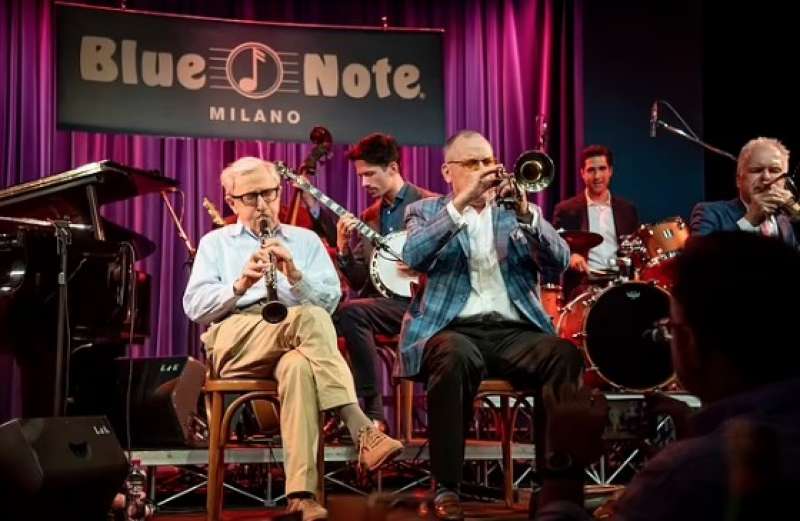 woody allen in concerto a milano con la new orleans jazz band.