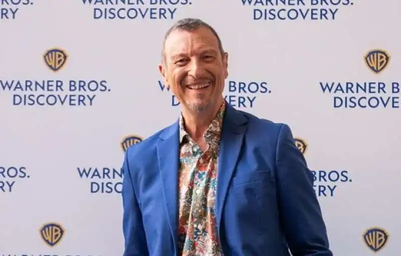 amadeus alla presentazione della nuova stagione televisiva di warner bros. discovery 3