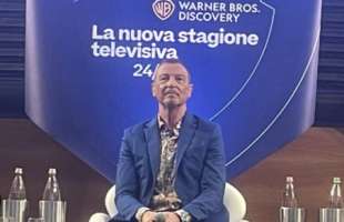 amadeus alla presentazione della nuova stagione televisiva di warner bros. discovery 4