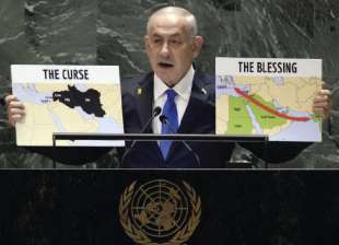 BENJAMIN NETANYAHU CON I CARTELLI ALL ONU